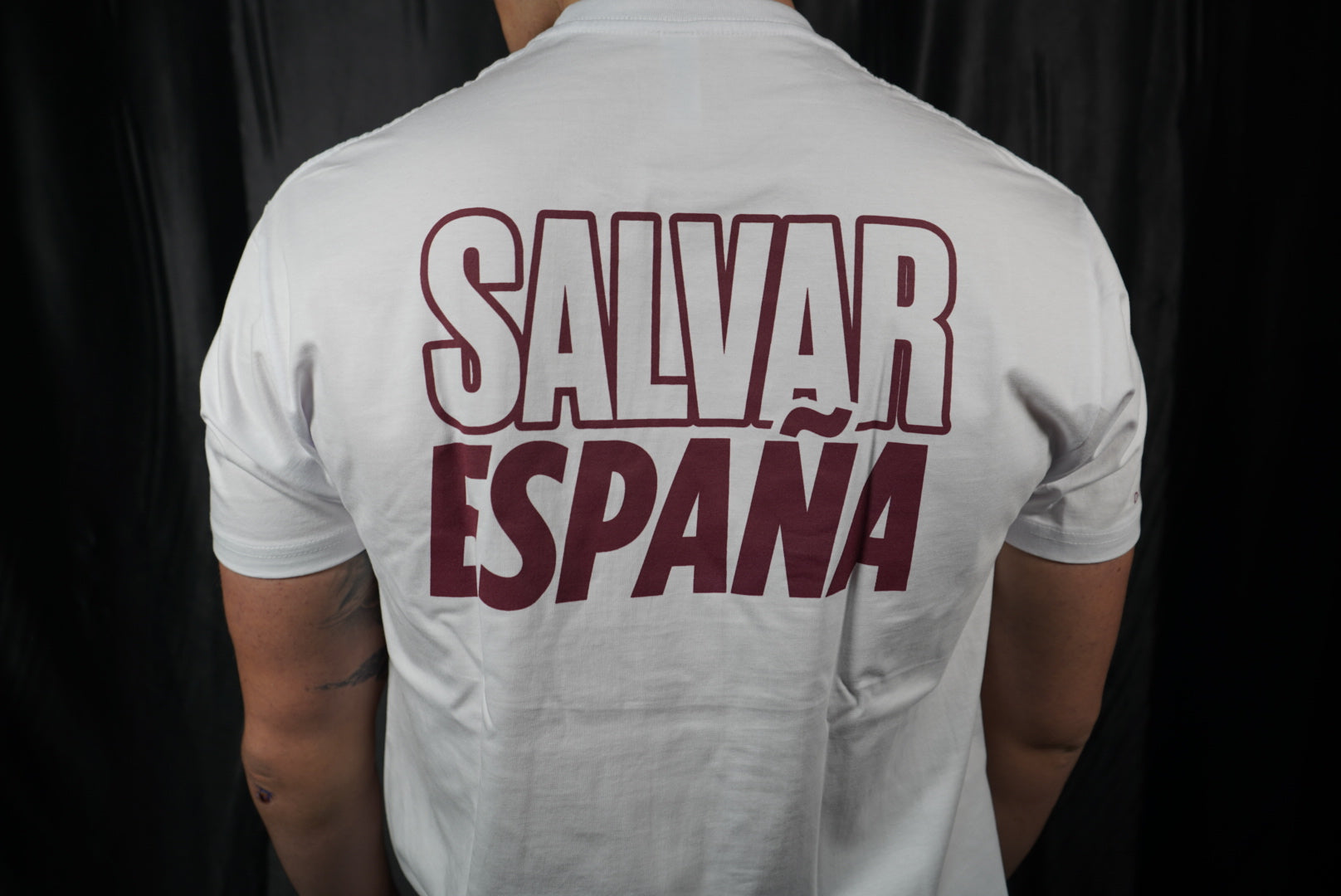 CAMISETA “DEFENDER LO NUESTRO” BLANCA