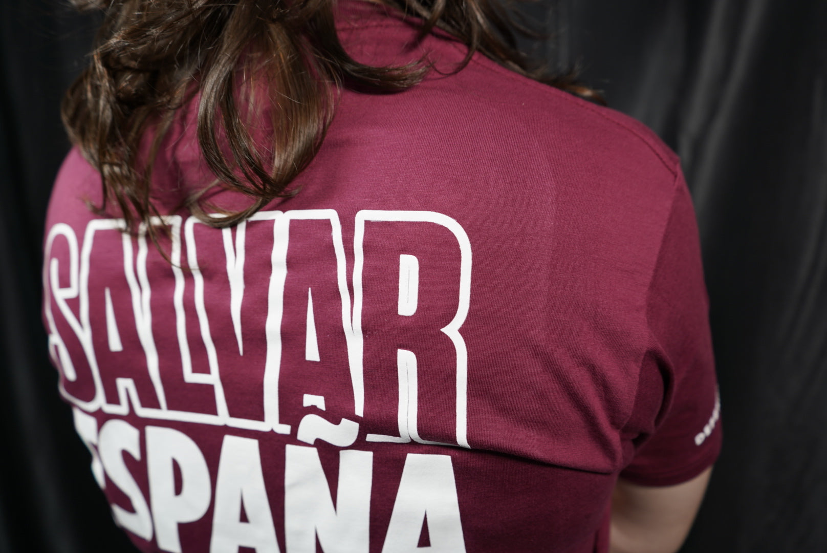 CAMISETA “DEFENDER LO NUESTRO” GRANATE